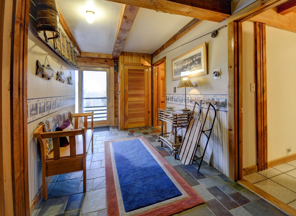 Entryway / Mudroom