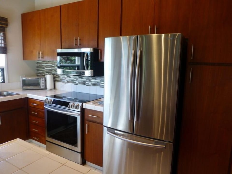 New Samsung French Door Refrigerator & Lots Of Cabinets w/ Cooking Essentials