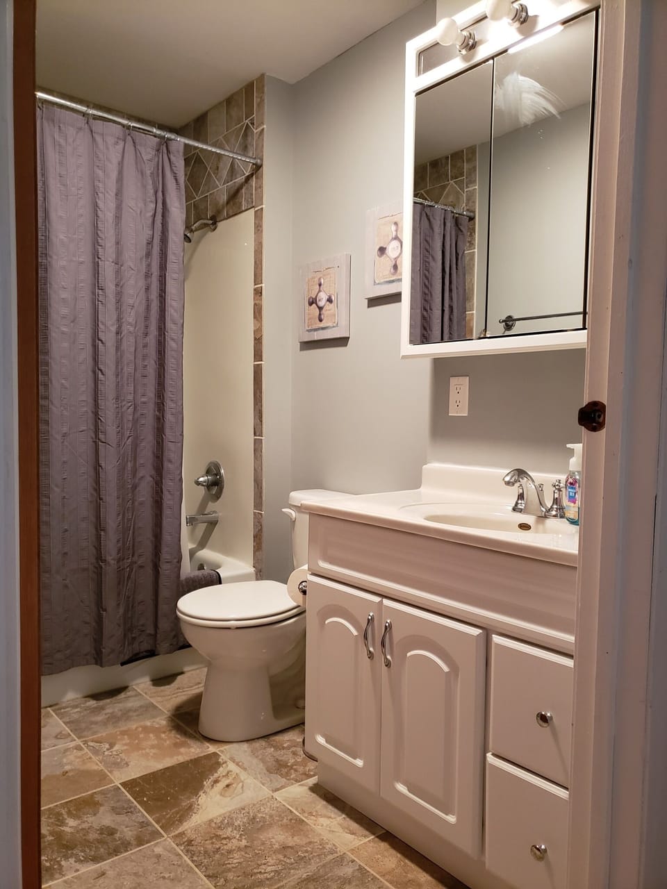 Full bathroom-tub/shower combination