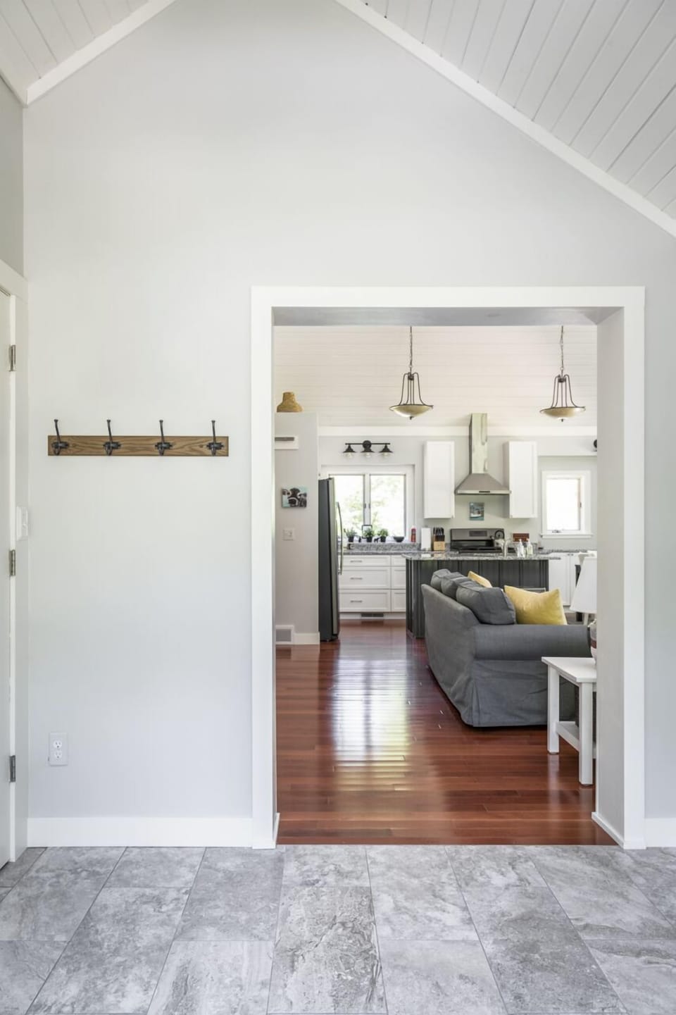 Large front hall entry- tile floor