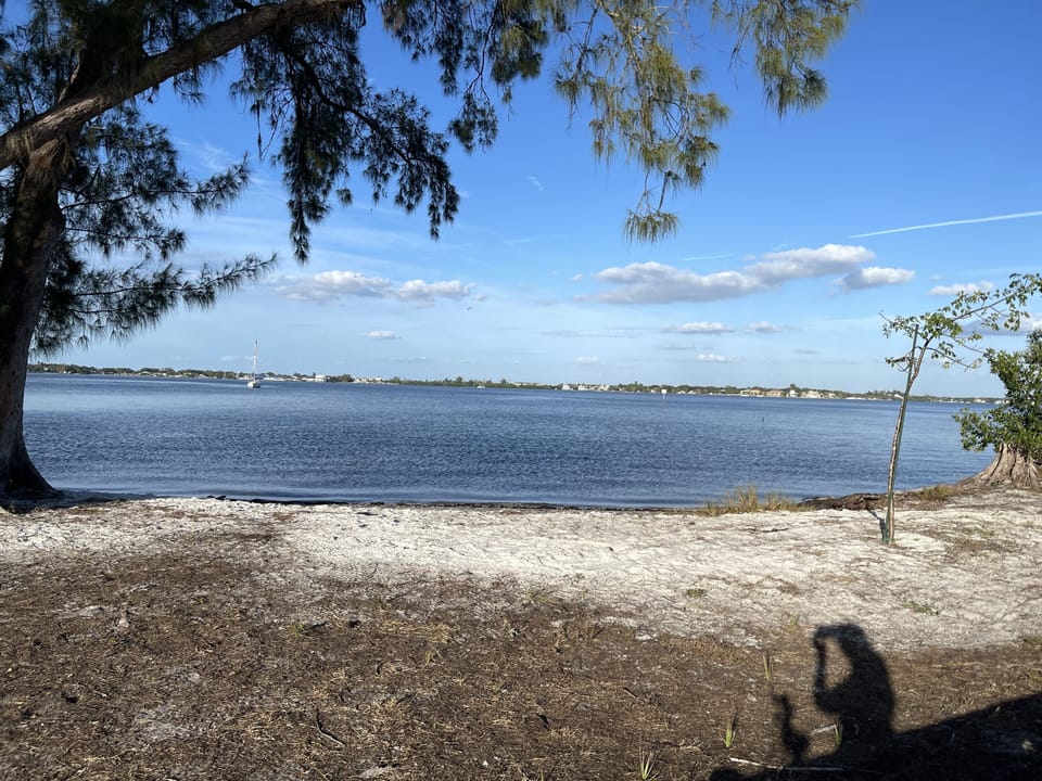 tiny beach on the bay 5mn by walk