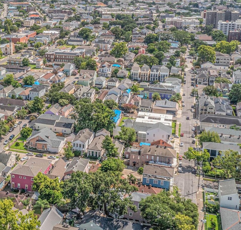 City aerial view of property 