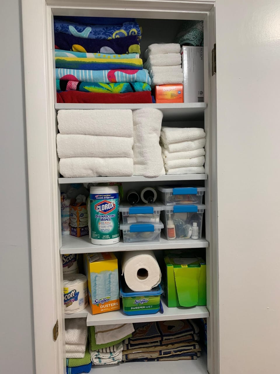 Fully stocked for your arrival. Beach towels, paper products, cleaning supplies.