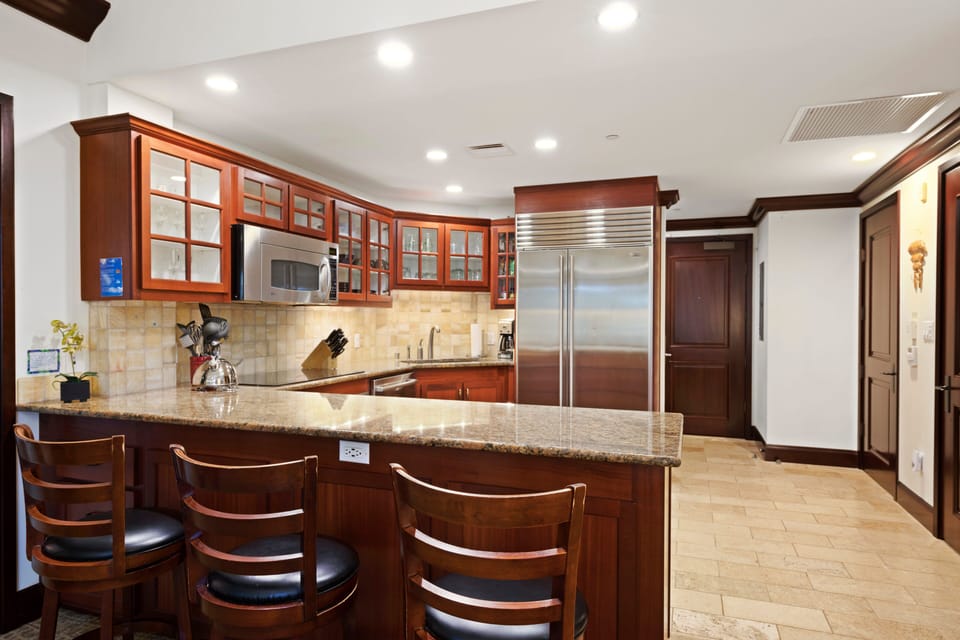 Luxury Kitchen ! 
Travertine Floors