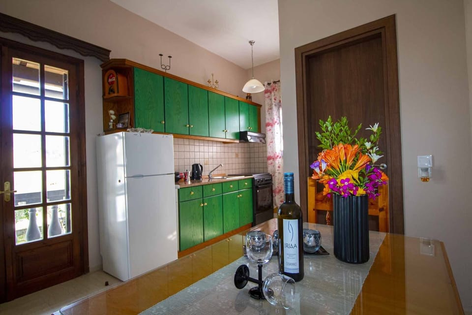 Georgia Apartment Acharavi Corfu-Kitchen and Dining Area 