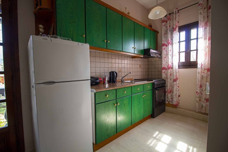 Georgia Apartment Acharavi Corfu-Kitchen