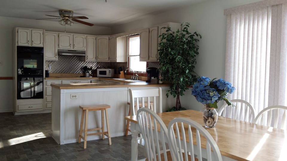 Large country kitchen.