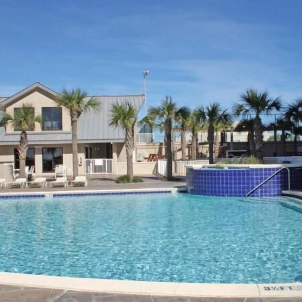 Mainsail Pool
