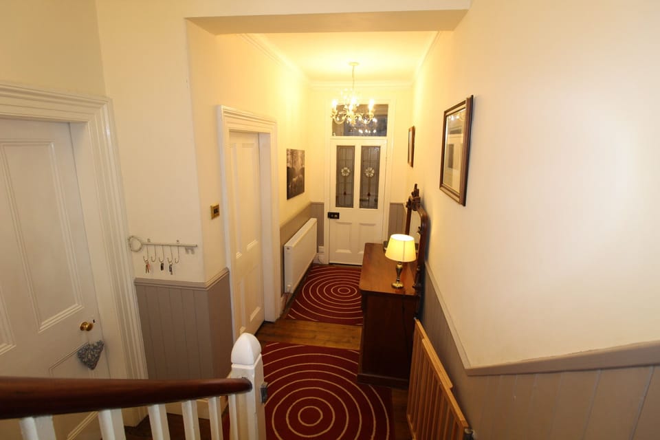 2nd floor family bathroom