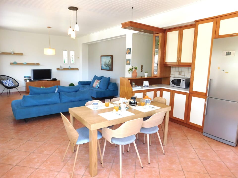 Villa Almarine upstairs open-plan living area with corridor to the bedrooms.