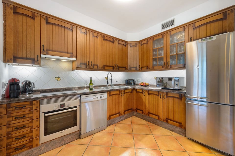 Fully equipped stylish kitchen