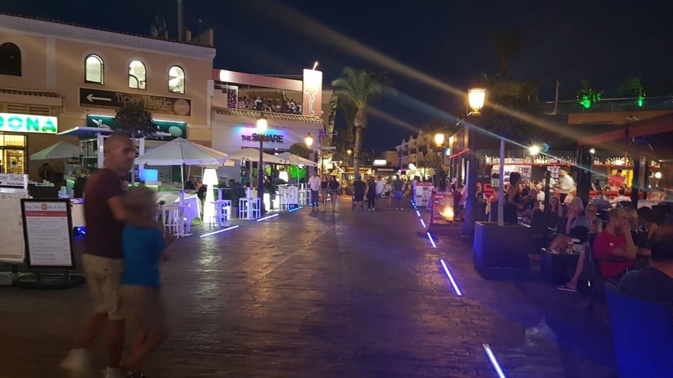 Night time in the Plaza