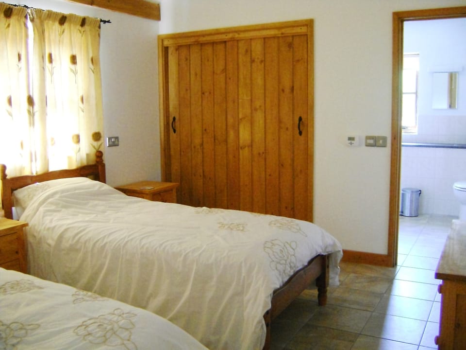 Twin Bedroom
