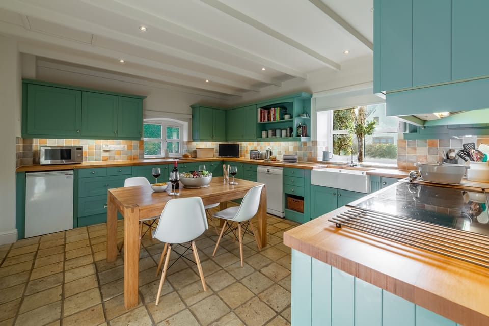 Ground floor: Large well-equipped kitchen