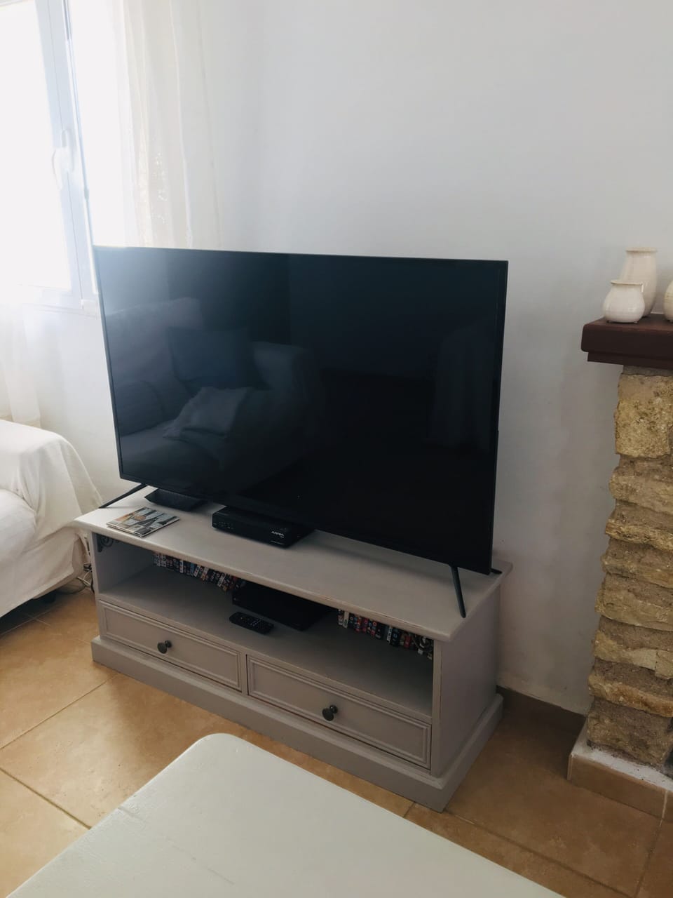Large screen tv and dvd new 2019