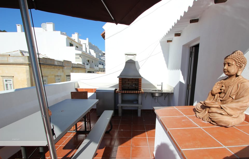 Alfresco Dining Area with BBQ and 10 Seats