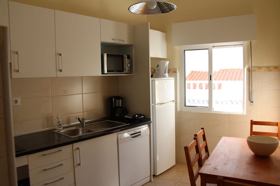 Fully Fitted kitchen