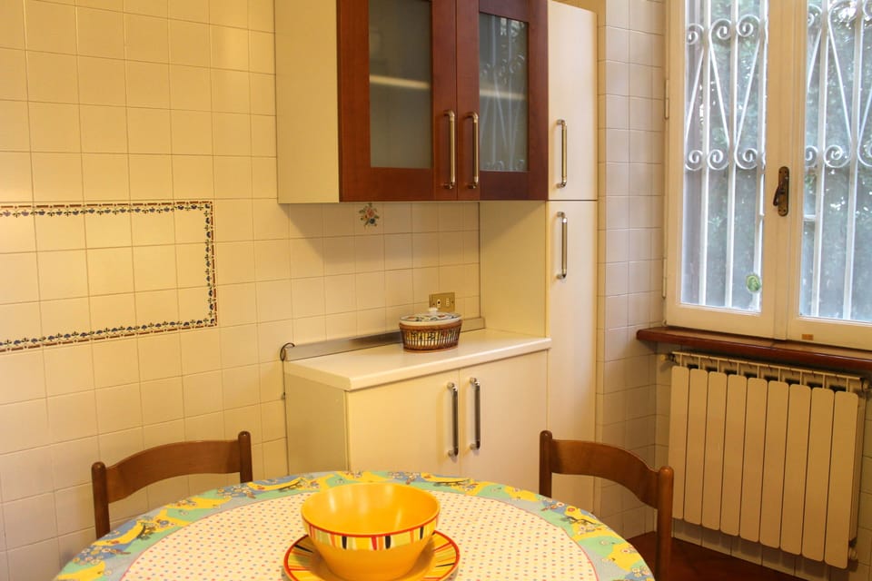 Large live-in kitchen (photo 3/3)