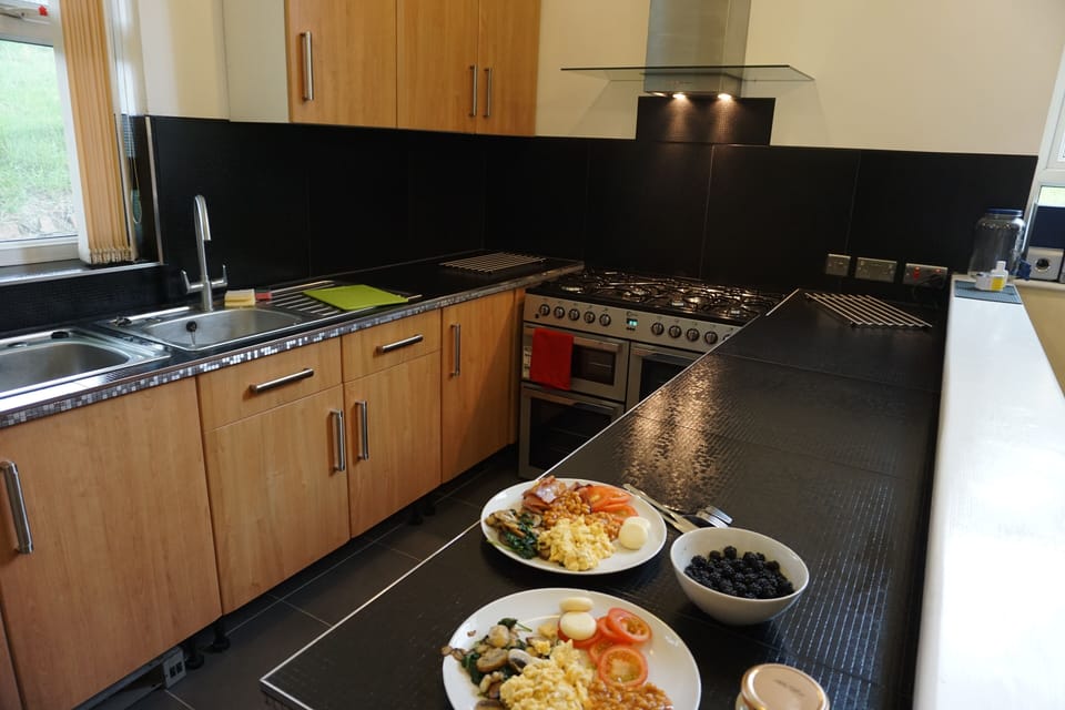 Fully equiped Kitchen area.