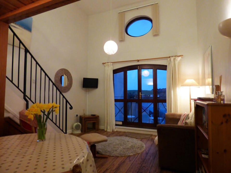 Cosy lounge/diner