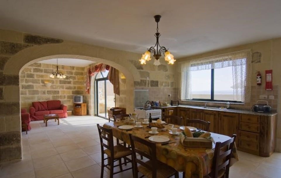 Mounsey 2 , Dining and Living