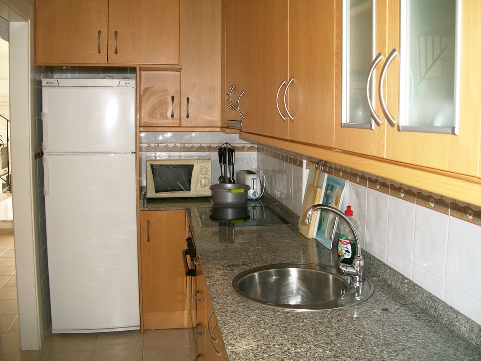 Fully Fitted Kitchen