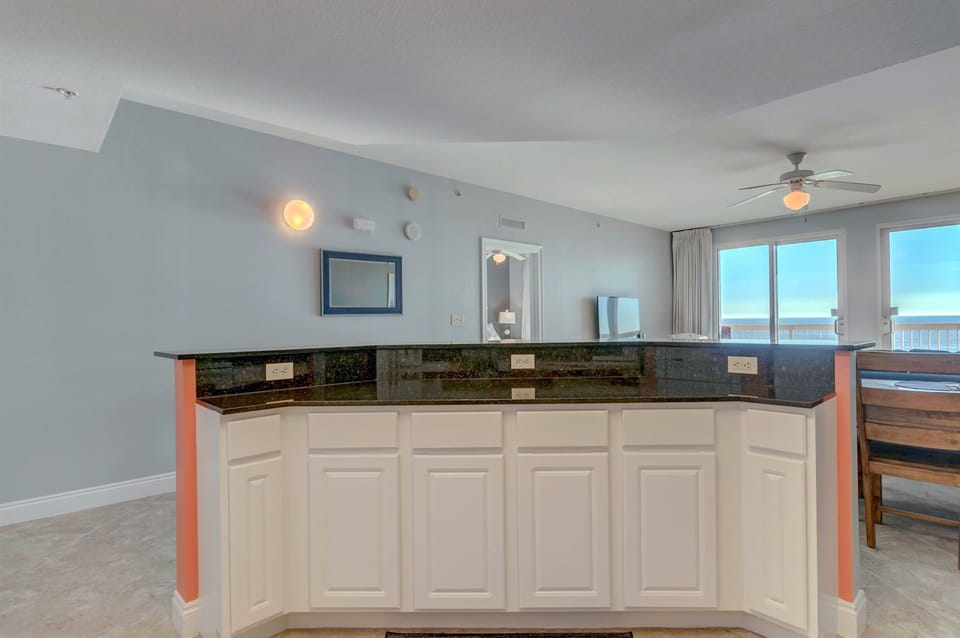 Kitchen - Whether a quick breakfast or a gourmet dinner, this kitchen delivers with modern appliances and full amenities for every meal.