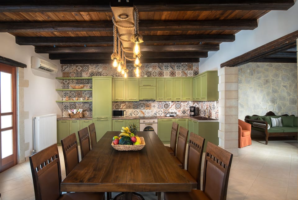 Dining area. Country chic interiors.