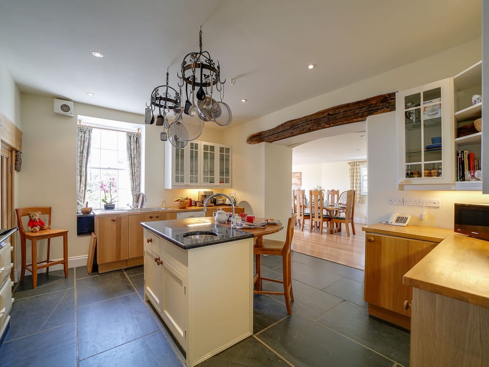 Kitchen. Open to Dining Room, fully equipped with Aga, electric oven & gas hobs.