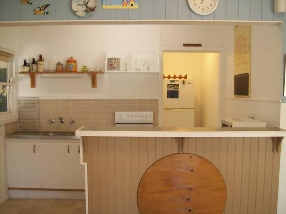 KITCHEN FRONT