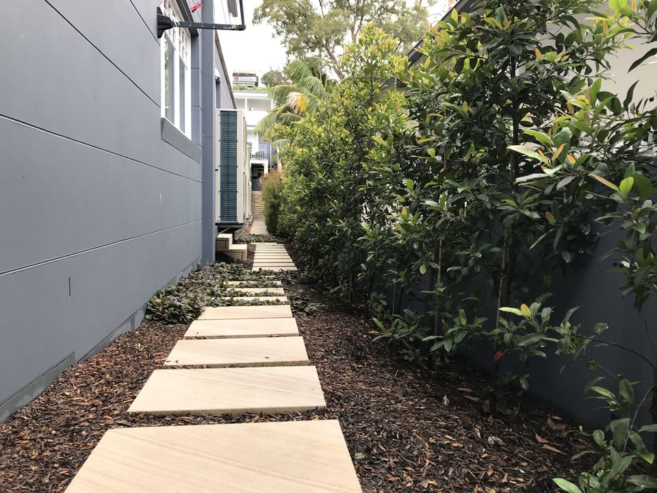 Side path