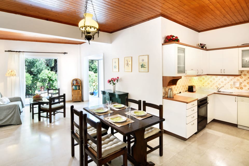 Ground floor apartment, living and dining room, open kitchen