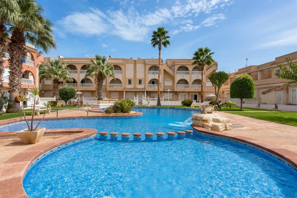 El Divino stunning swimming pool and gardens