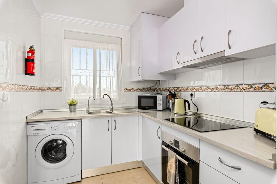 New modern kitchen with everything you could possibly need!
