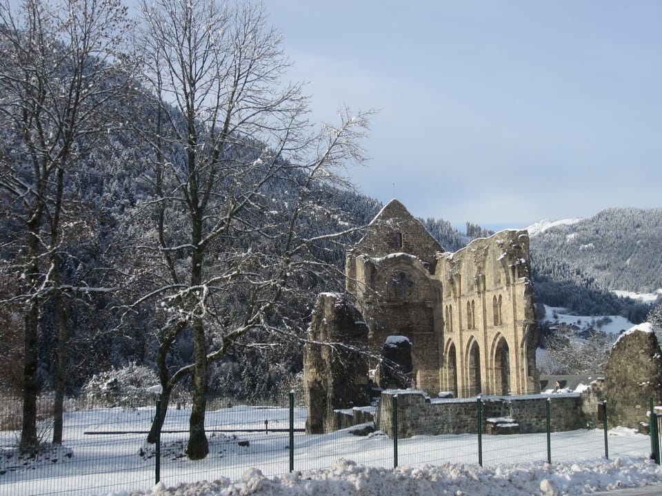 Abbeye nearby