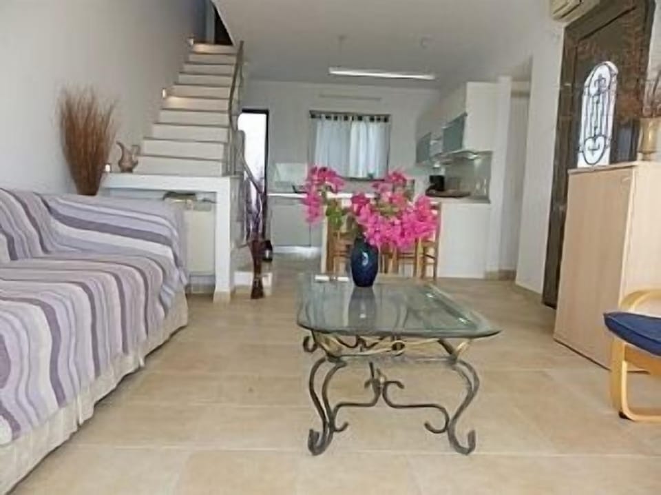 Beachfront Villa in Pefkos