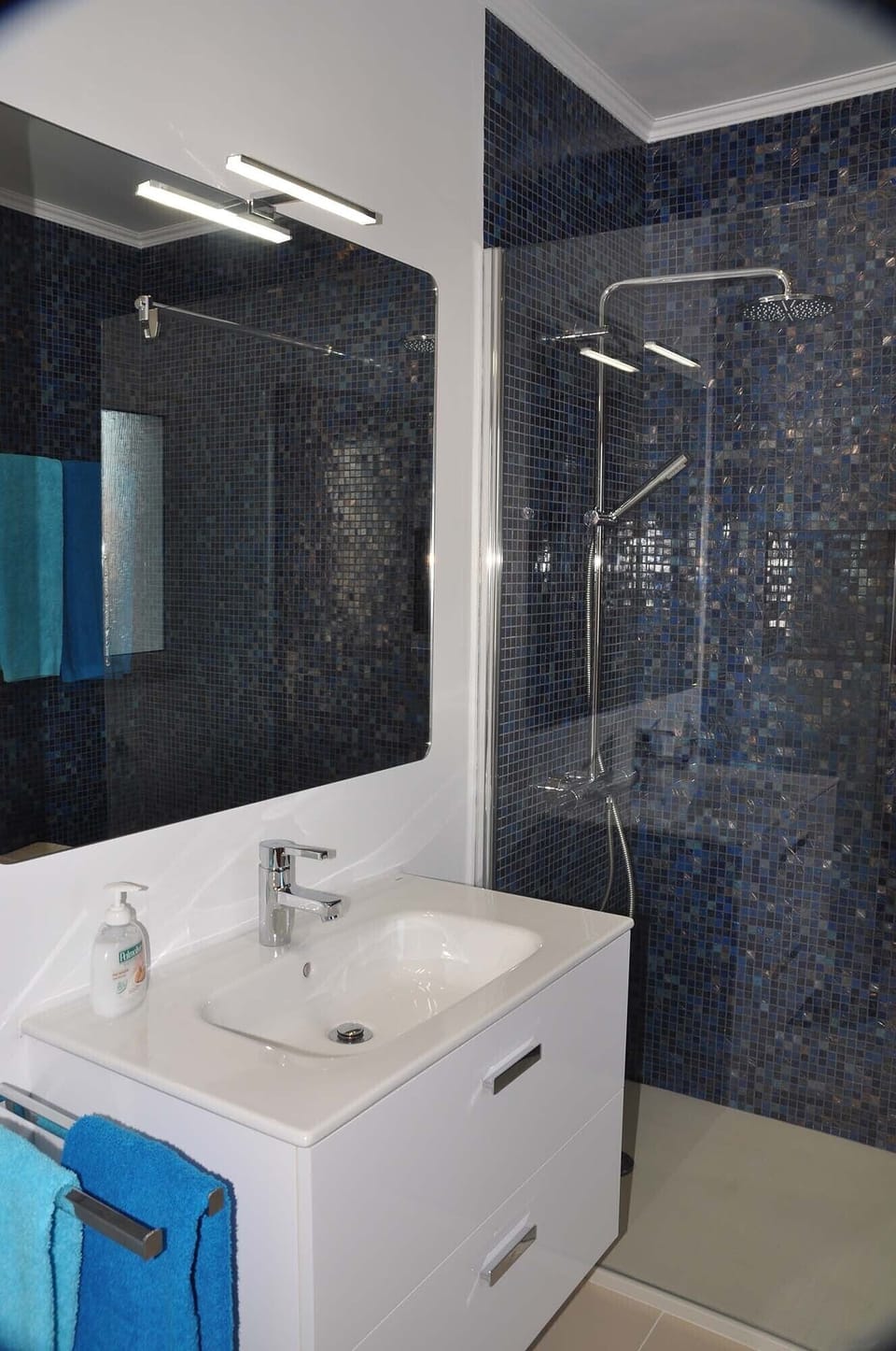 En-suite bathroom