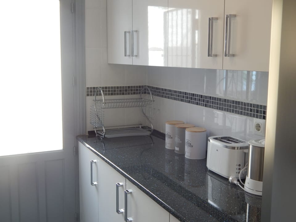 Soft closing units 