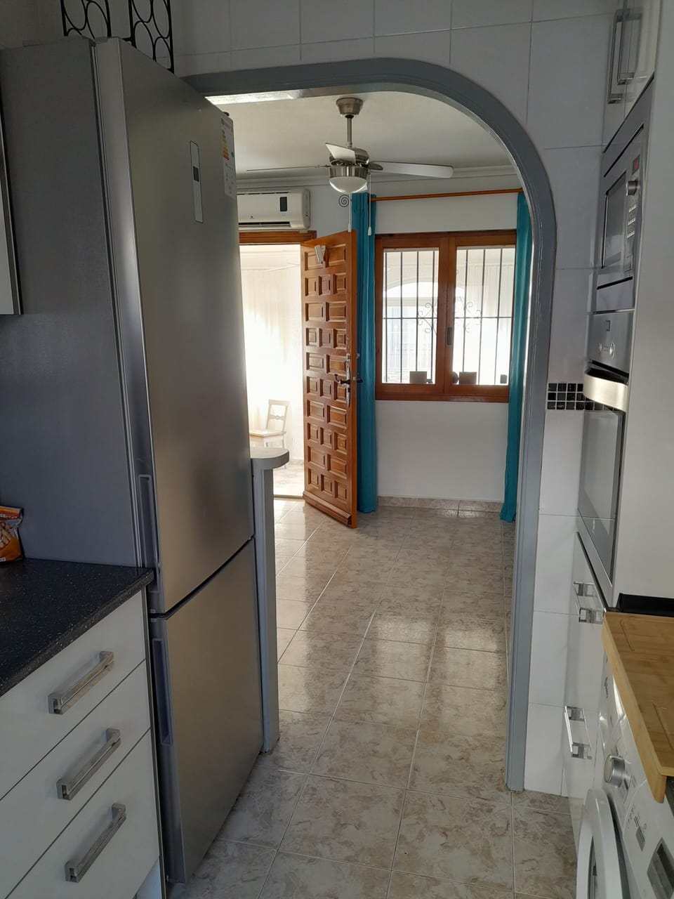 Kitchen to lounge