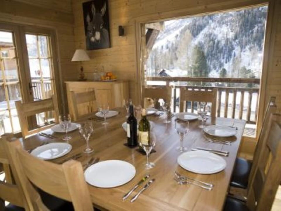 Elegant Dining