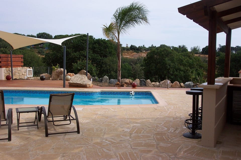 Private pool and bar