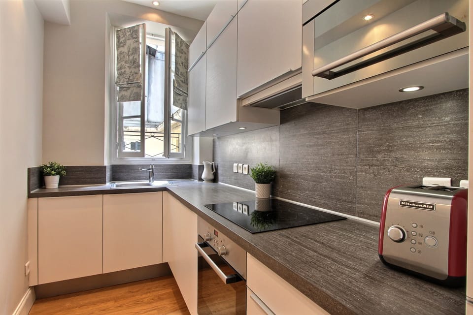 Fully equipped kitchen