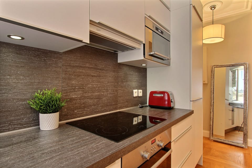 Fully equipped kitchen