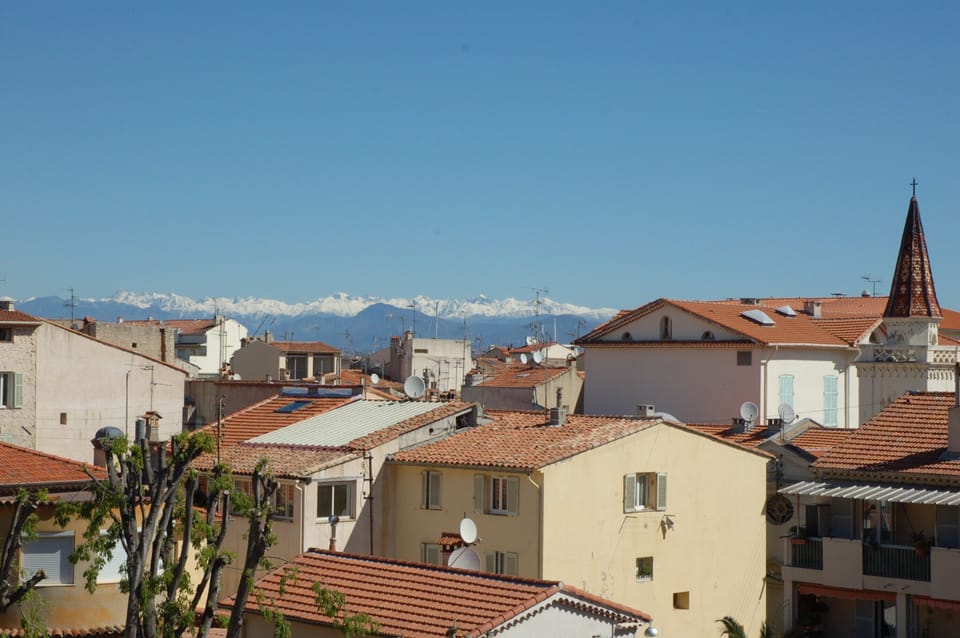 Mountain view from Kitchen and Bedroom windows