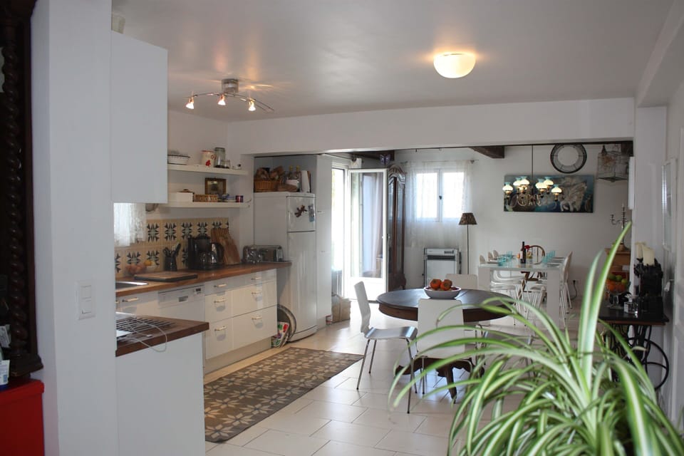 Kitchen and dining area
