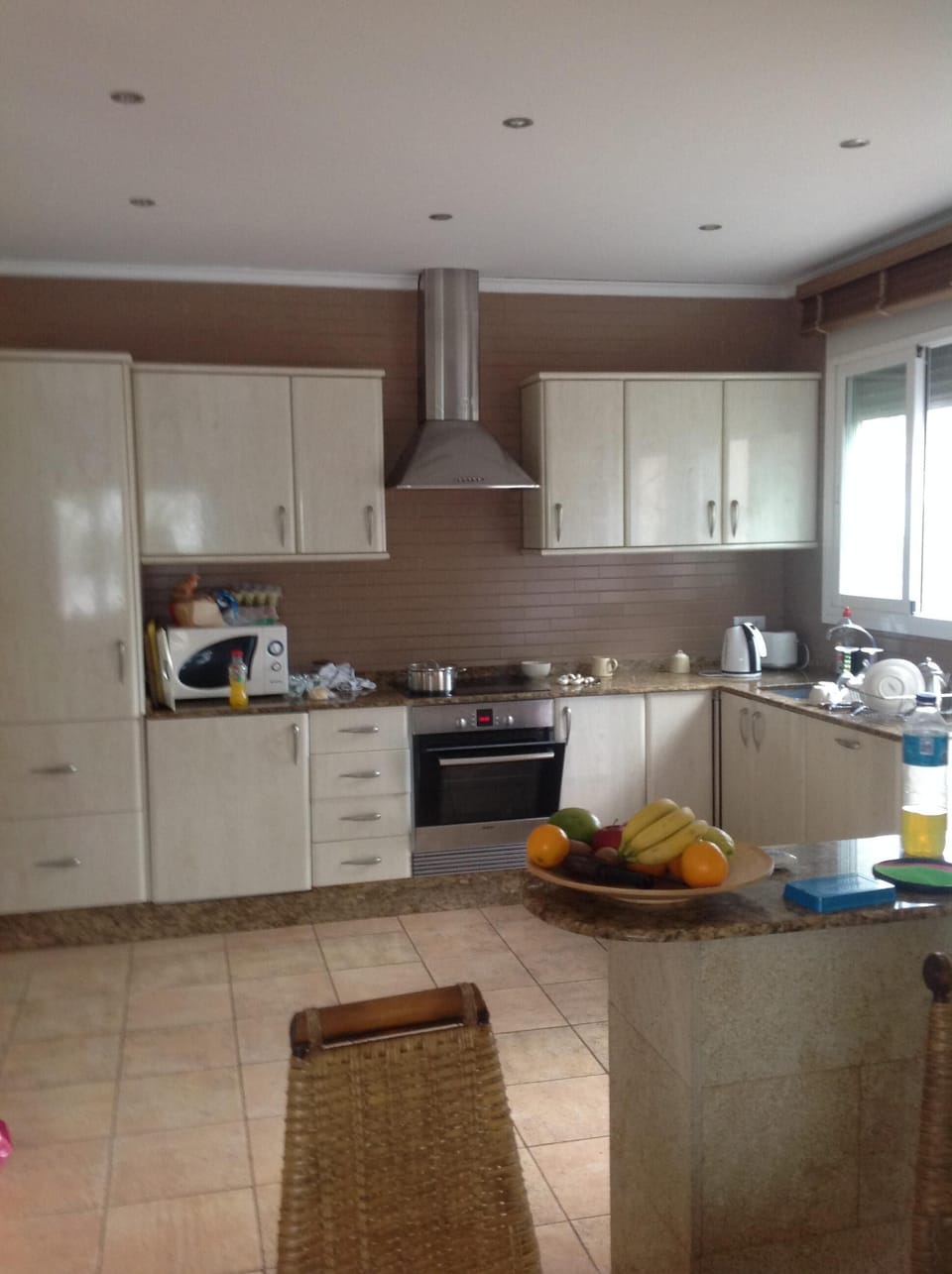 UPSTAIRS FULLY FITTED OPEN KITCHEN 