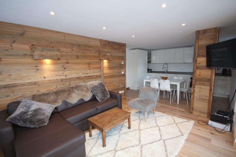 Openplan living/dining/kitchen