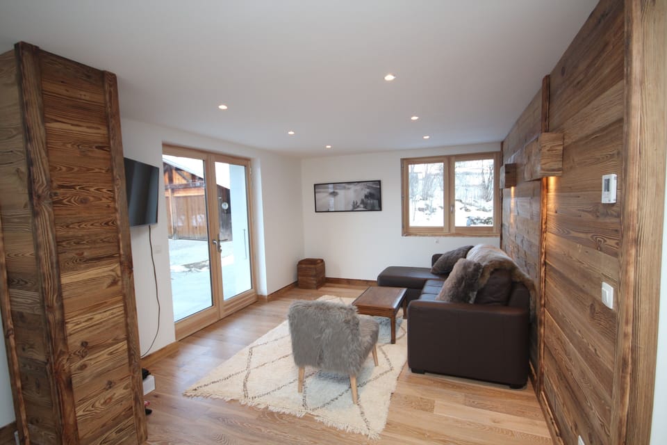 Openplan living/dining/kitchen