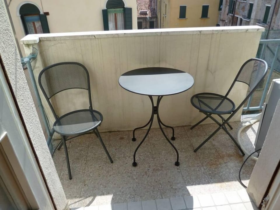 terrace to have breakfast