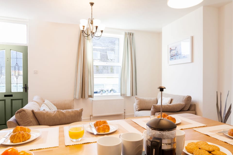 Lounge, Ground Floor